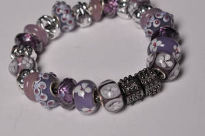Charlotte Borgen, armbånd beadscharms