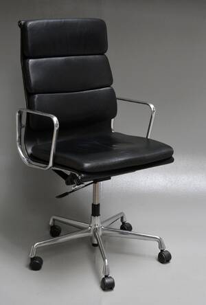 Charles Eames. Kontorstol med armlæn, model EA 219 
