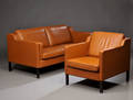 Stouby. To½-pers sofa og hvile stol 2