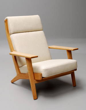 Hans. J. Wegner. Højrygget lænestol GE290A i eg 