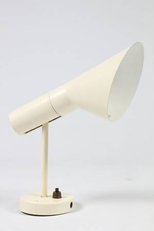 Arne Jacobsen. AJ-væglampe
