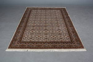 Kashmir Herati, 169 x 238 cm.