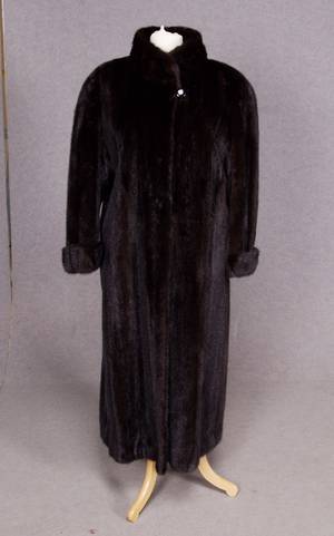 Saga mink, strl 4042