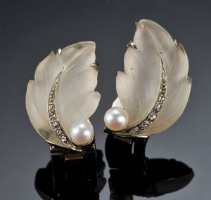 F.G. Et par diamant, perle og månestens øreclips, ca. 1960 2
