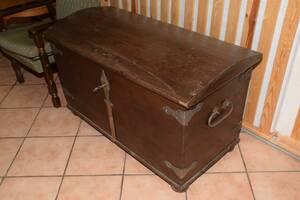 Kista 1700-1800-tal, 104x57 cm, H 65 cm