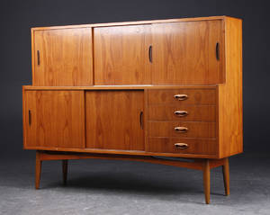 Dansk møbelproducent. Skænk af teak. 1960erne