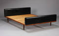 Dobbeltseng, dansk møbelproducent, teaktræ, sort skai, 1960erne