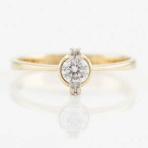 Ring 18K guld med briljantslipad diamant