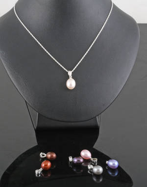 Cultured fresh water multicolour pearl pendant with necklace  7.                                    