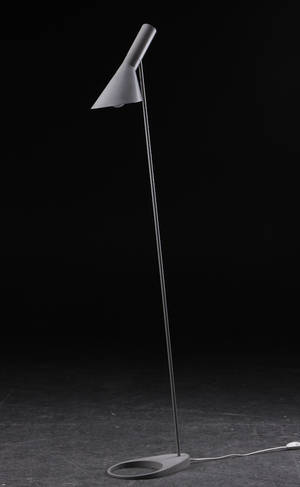 Arne Jacobsen. AJ standerlampe