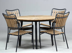 Daneline Havemøbler. Rundt havebord samt fire armstole, artwood