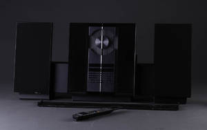 Bang  Olufsen. Beocenter 2300 med Beolab 2500 højtalere. 