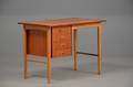 Dansk møbelproducent. Skrivebord i teak og bøg, 1950erne