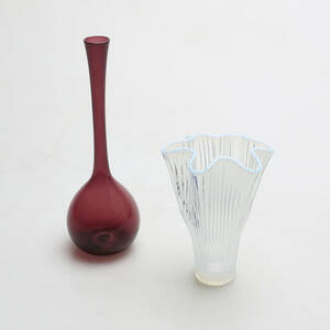 ARTHUR PERCY. VASER 2 st, glas, Gullaskruf, ca 1950.