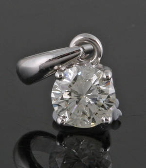 Pendant in 18kt set with brilliant cut diamond approx. 0.38ct