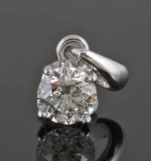 Pendant in 18kt set with brilliant cut diamond approx. 0.37ct.