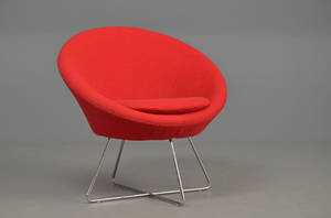 Loungechair betrukket med rødt stof