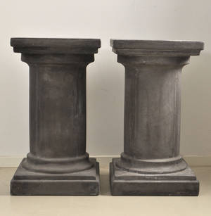 Ett par piedestaler 2