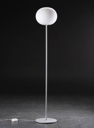 Jasper Morrison. Glo-Ball Gulvlampe, Flos