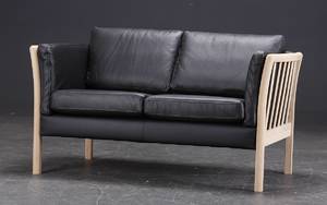 Skagen, 2 pers. tremmesofa, stel af egetræ betrukket med sort læder 