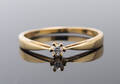 Solitairering med brillant på ca. 0.04 ct, 14 kt. guld