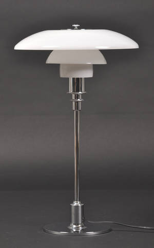 Poul Henningsen. PH 32 bordlampe