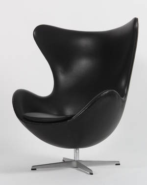 Arne Jacobsen Ægget  Model 3316. 