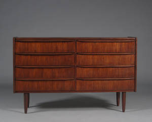 Dansk møbelproducent. Dobbelt kommode