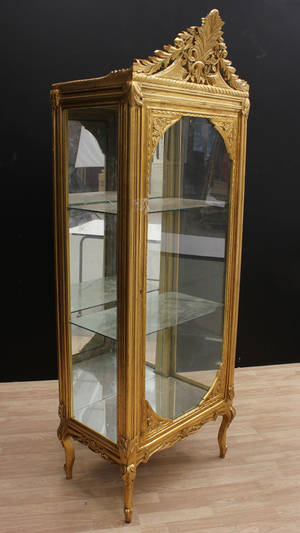 Vitrinskåp, Louis XV-stil