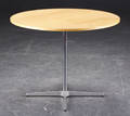 Arne Jacobsen. Cirkulært bord af bøg