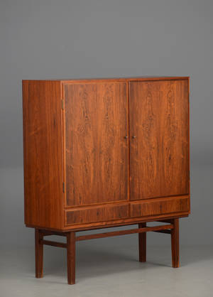 Dansk møbelproducent. Høj skænk i palisander