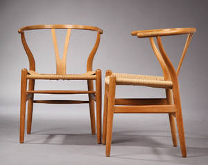 Hans J. Wegner. Par Y- stole, model CH-24. 2 