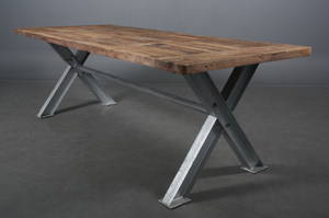 LangbordSpisebord, med plade i massiv genanvendt elmetræ.  