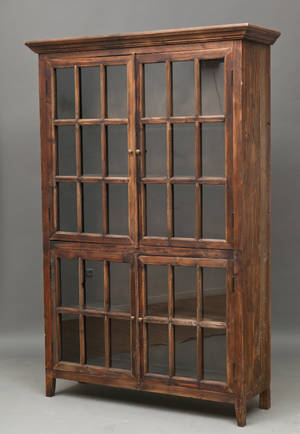 Vitrineskab fire-fløjet, i fransk landstil.