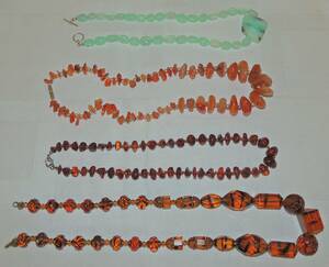 4st Halsband bla Bärnsten