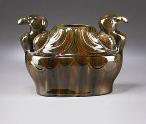 Michael Andersen og Søn. Vase med ørne