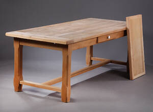 Provance bord i massiv eg Denne vare er sat til omsalg under nyt varenummer 3907997