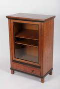 Kleiner Vitrinenschrank, 19. Jh. 