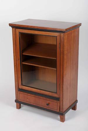 Kleiner Vitrinenschrank, 19. Jh.