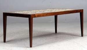 Haslev møblesnedkeri. Sofabord med kgl.P. kakler. 