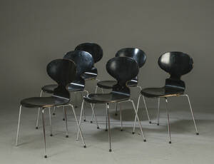 Arne Jacobsen. Seks Myrerstole, sortlakerede, model 3100