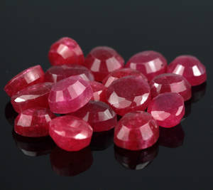 Uindfattte behandlede rubiner ca. 100 ct.