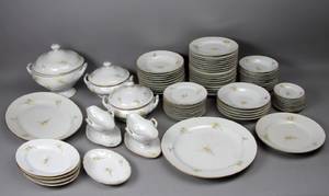Bing Grøndahl. Danish China Works 1895-1902. Spisestel m. guldkant 75