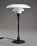 Poul Henningsen 1894 - 1967. PH 32 bordlampe