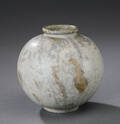 Arne Bang. Kugleformet vase med blågrøn glasur