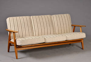 Hans J. Wegner. Tre-pers. sofa, Cigaren