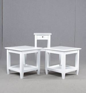 Sängbord, samt ett par sidobord, 2000-tal