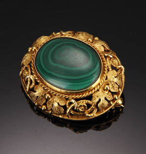 14 kt guldbroche med malakit