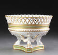 Rörstrand. Frugtskål af porcelæn, ca. 1920