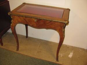 MONTERBORD ROKOKO, INTARSIA, MÄSSINGSBESL.